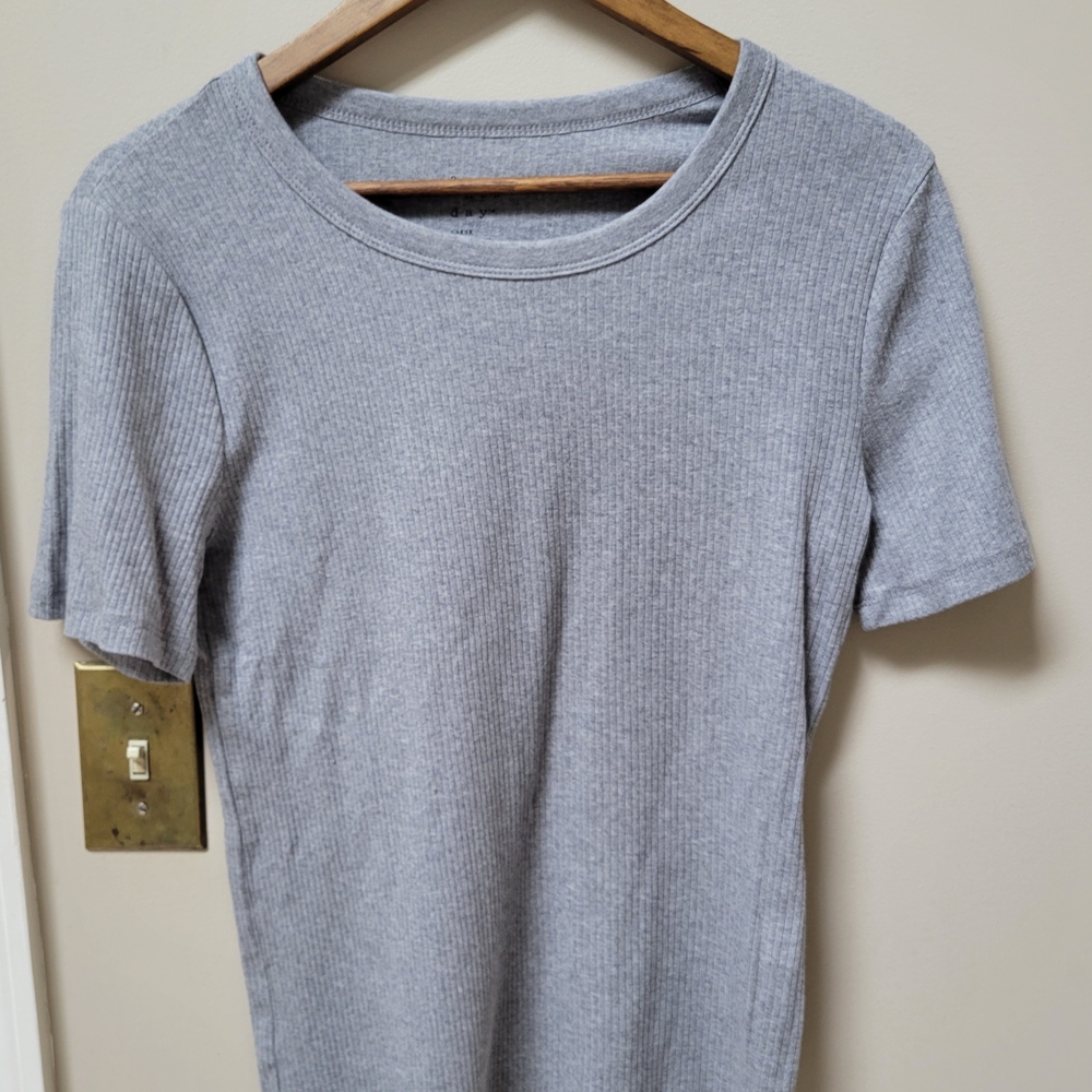 a new day Women's Gray Ribbed Short Sleeve Tee